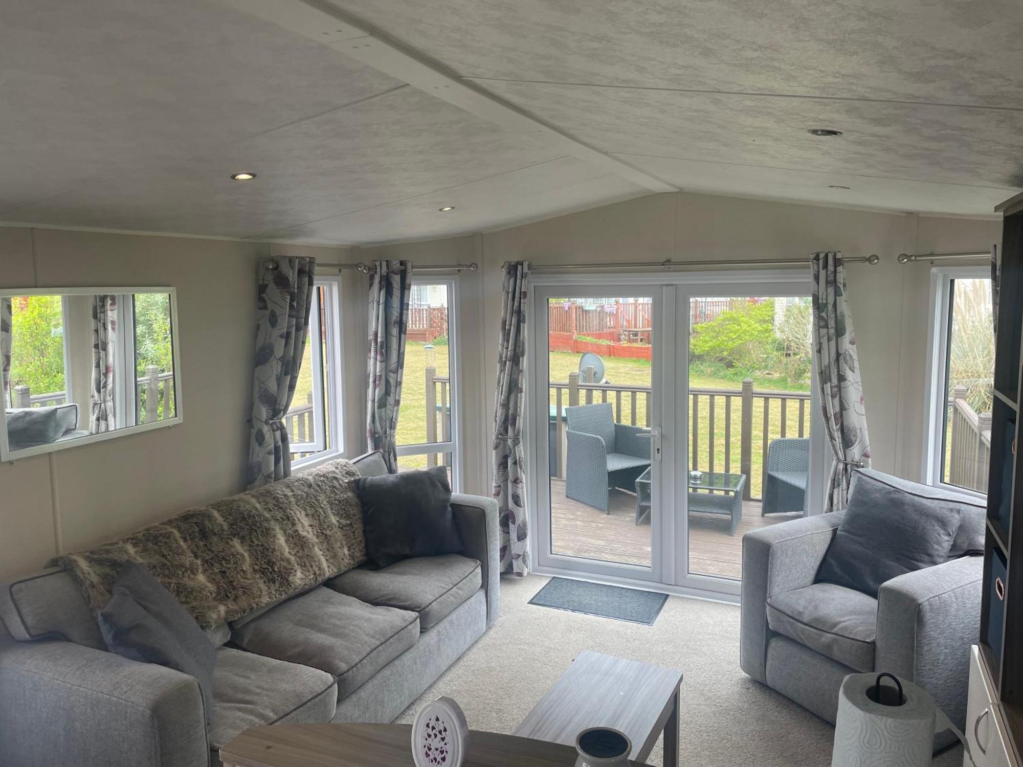 Beautiful 2 Bedroom Caravan On Billing Aquadrome Northampton Extérieur photo