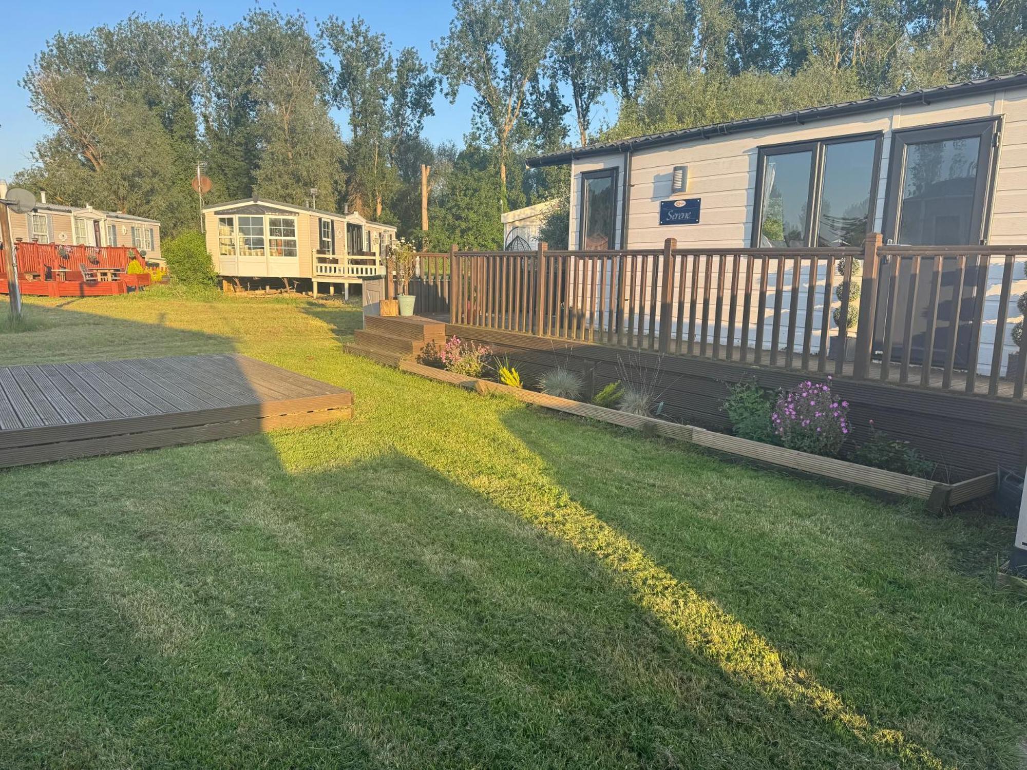 Beautiful 2 Bedroom Caravan On Billing Aquadrome Northampton Extérieur photo